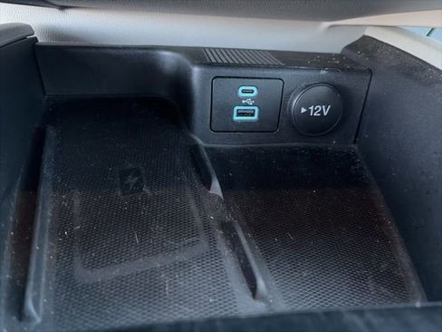 Used 2023 Ford Escape SE w/ PHEV Premium Package image 17