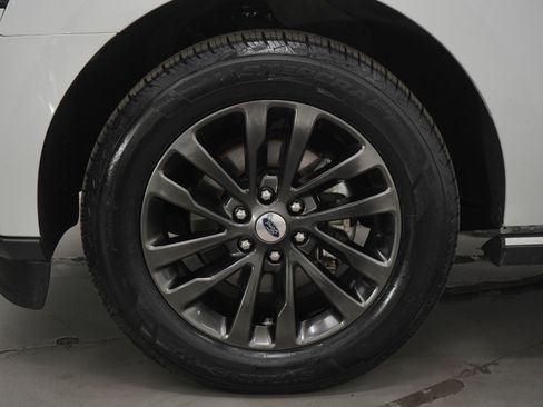 Used 2019 Ford Expedition Max Limited image 30