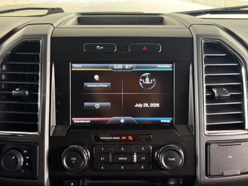 Used 2015 Ford F150 XLT AWD/4WD image 28