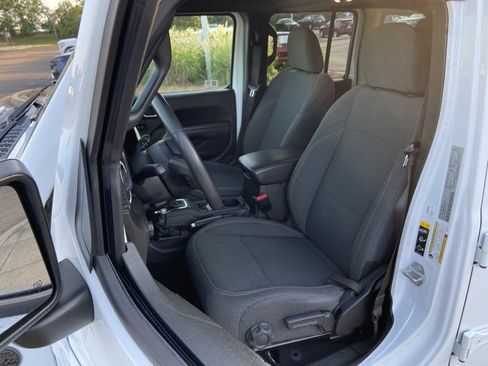 Used 2024 Jeep Wrangler Unlimited Sport AWD/4WD image 18