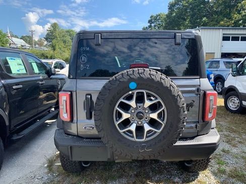 New 2025 Ford Bronco Badlands image 17