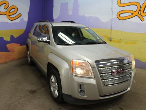 Used 2013 GMC Terrain SLT FWD image 2