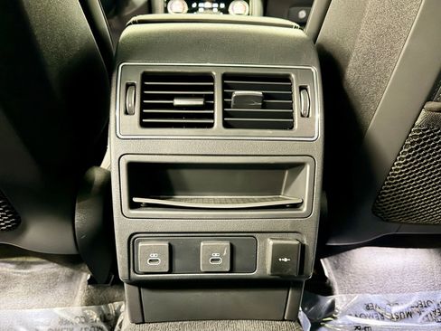 Used 2024 Jaguar F-PACE R-Dynamic S image 35