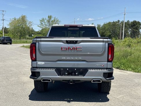 Used 2024 GMC Sierra 1500 AT4 w/ AT4 Premium Package AWD/4WD image 8