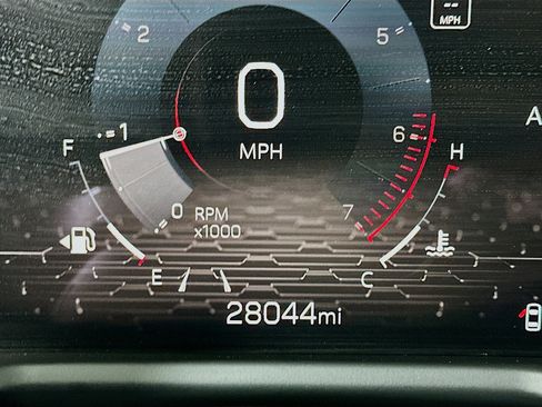 Used 2025 GMC Acadia Elevation image 19