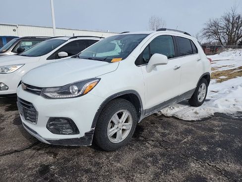 Used 2019 Chevrolet Trax LT w/ LT Convenience Package image 1