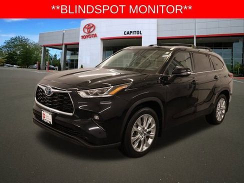 Used 2023 Toyota Highlander Limited image 6