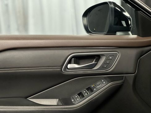 Used 2021 Nissan Rogue Platinum image 37