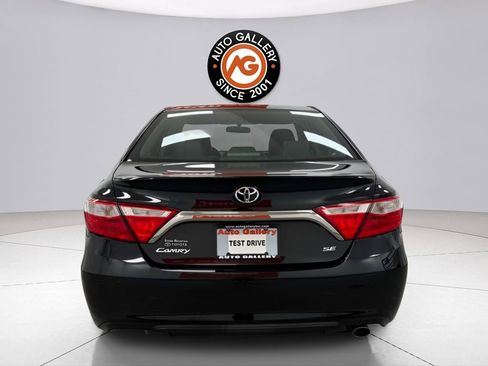Used 2017 Toyota Camry SE image 6