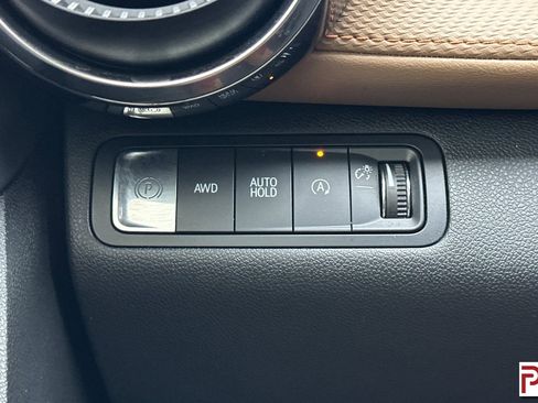 Used 2025 Chevrolet Equinox ACTIV w/ Convenience Package III image 32