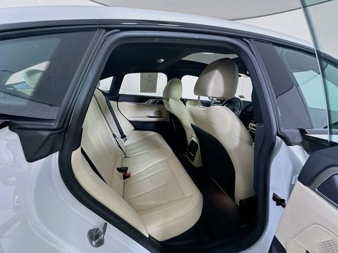 Used 2023 BMW i4 eDrive35 w/ Premium Package image 31