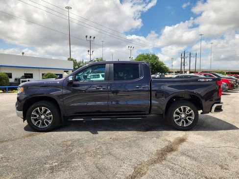 Used 2023 Chevrolet Silverado 1500 LT AWD/4WD image 4