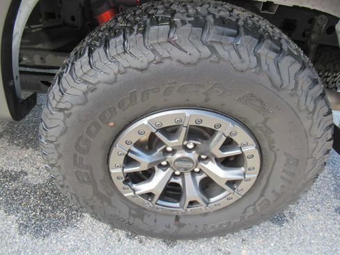 Used 2022 Ford F150 Raptor w/ Raptor 37 Performance Package AWD/4WD image 11