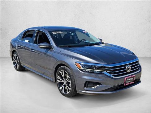 Used 2020 Volkswagen Passat 2.0T SEL FWD image 3
