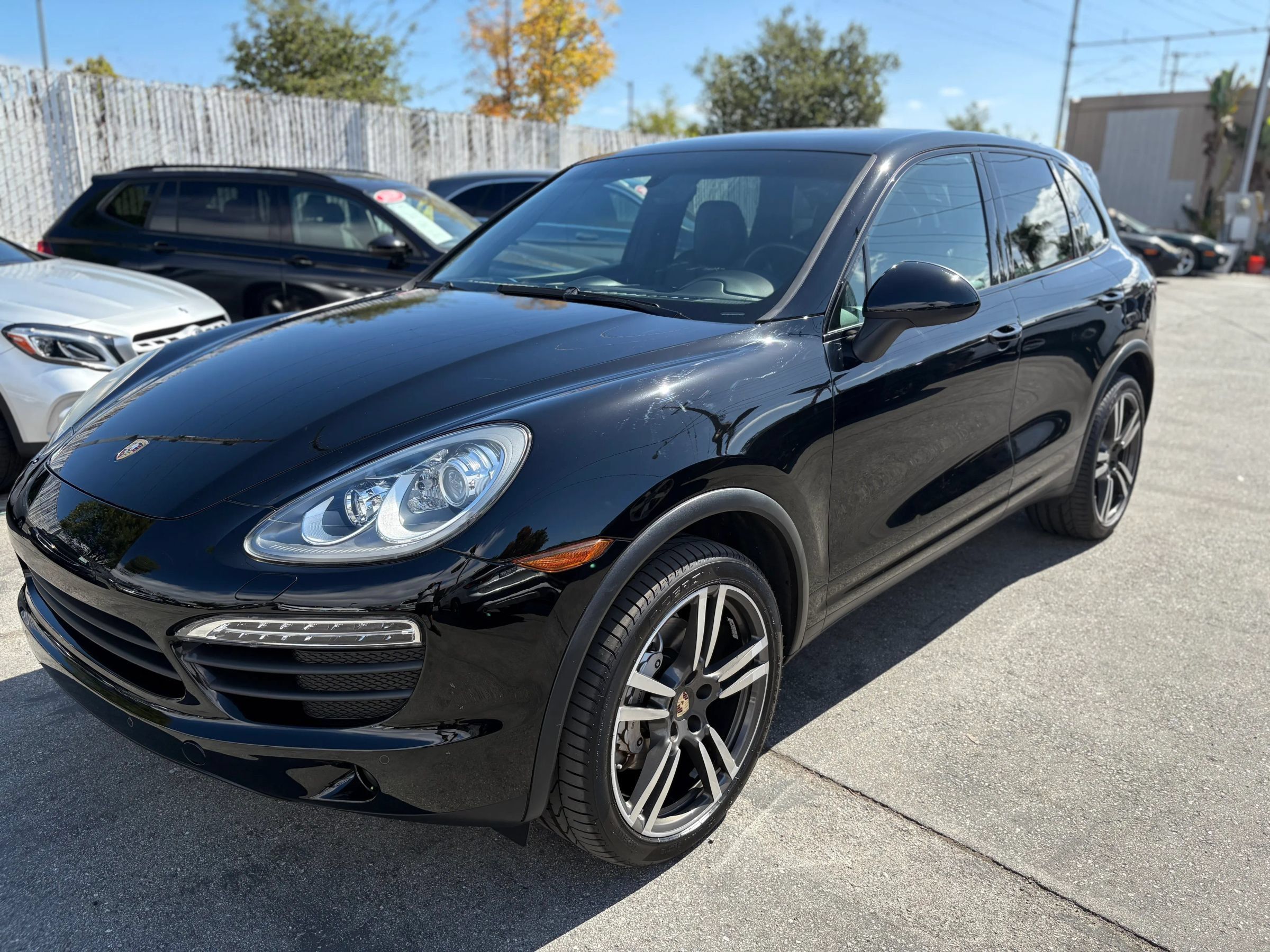 Used 2012 Porsche Cayenne S AWD/4WD image 3