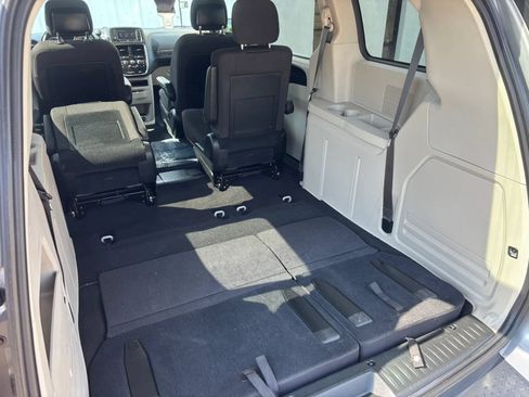 Used 2018 Dodge Grand Caravan SE w/ UConnect Hands-Free Group FWD image 56