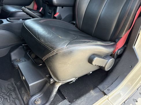 Used 2017 Jeep Wrangler Unlimited Rubicon AWD/4WD image 17