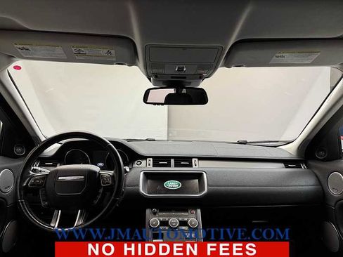 Used 2018 Land Rover Range Rover Evoque SE Premium image 11