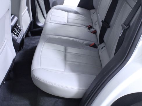 Used 2020 Land Rover Range Rover Evoque S image 11