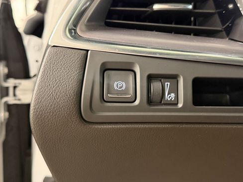 Used 2023 Cadillac XT5 Luxury FWD image 22