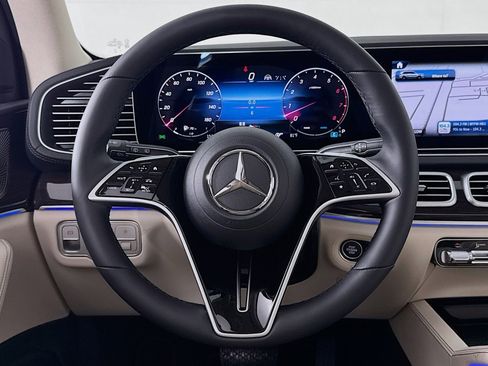 New 2026 Mercedes-Benz GLS 450 4MATIC image 18