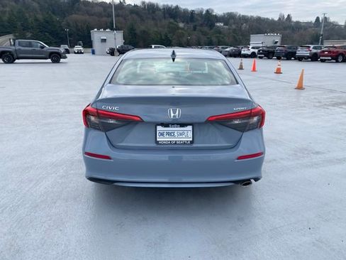 Used 2024 Honda Civic Sport image 11