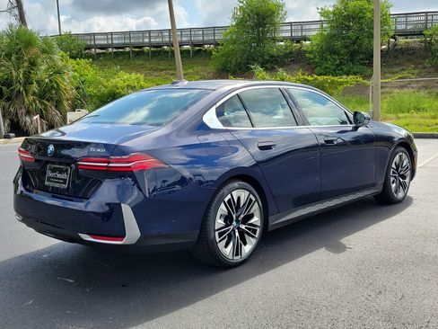 Used 2026 BMW 530i RWD image 3