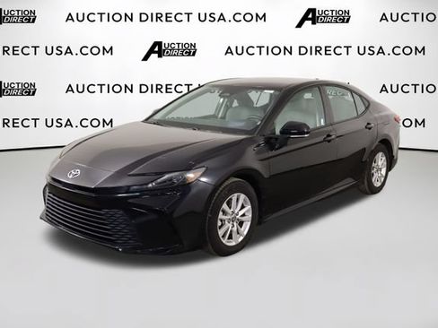 Used 2025 Toyota Camry LE FWD image 1