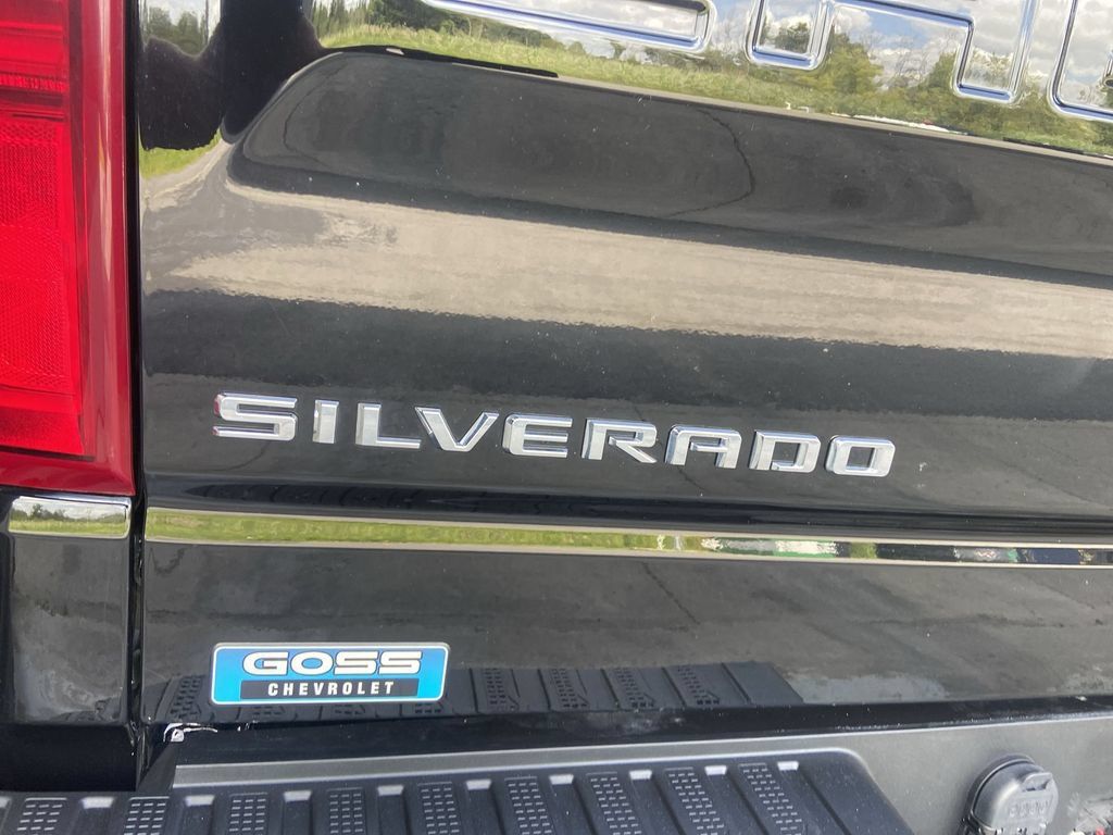 Certified 2023 Chevrolet Silverado 1500 RST w/ Z71 Off-Road Package AWD/4WD image 31