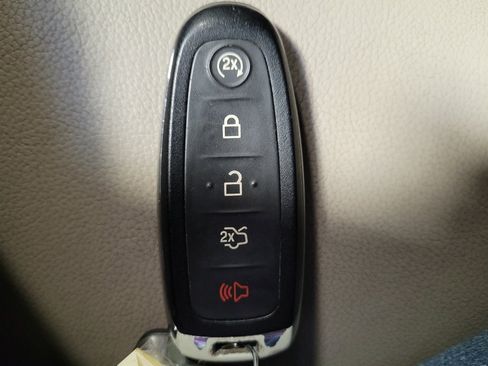 Used 2013 Ford C-MAX Energi SEL image 32