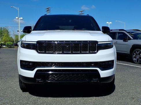 Used 2024 Jeep Grand Wagoneer Series II w/ Quick Order Packagew 28T AWD/4WD image 2