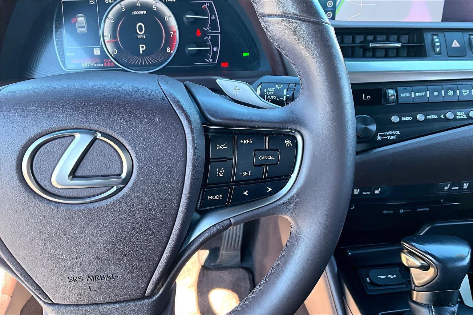 Used 2019 Lexus ES 350 w/ Premium Package FWD image 24