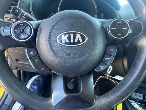 Used 2015 Kia Soul + FWD image 18