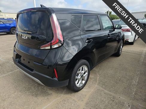 Used 2025 Kia Soul LX image 4