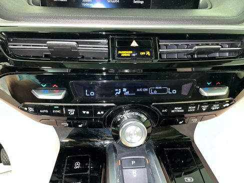 Certified 2024 Acura MDX SH-AWD image 21