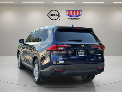 Used 2024 Toyota Grand Highlander AWD image 4