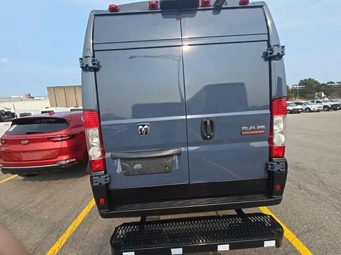 Used 2019 RAM ProMaster 2500 FWD image 3
