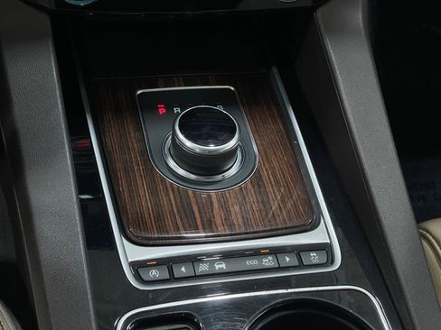 Used 2017 Jaguar F-PACE Prestige image 30