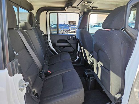 Used 2023 Jeep Gladiator Overland image 20