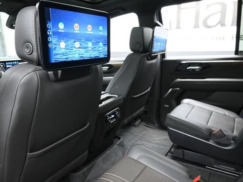 Used 2025 Chevrolet Tahoe High Country AWD/4WD image 26