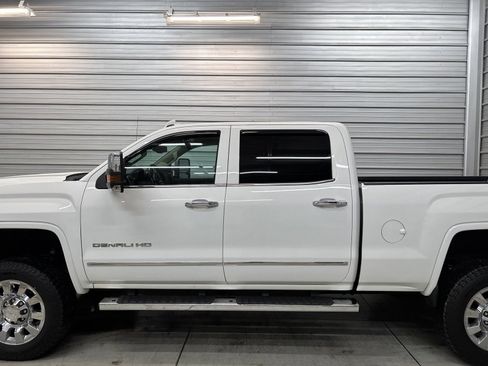 Used 2015 GMC Sierra 2500 Denali w/ Driver Alert Package image 7