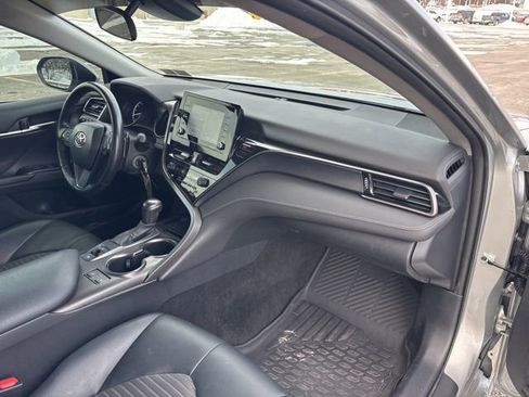 Used 2021 Toyota Camry SE w/ Cold Weather Package image 11