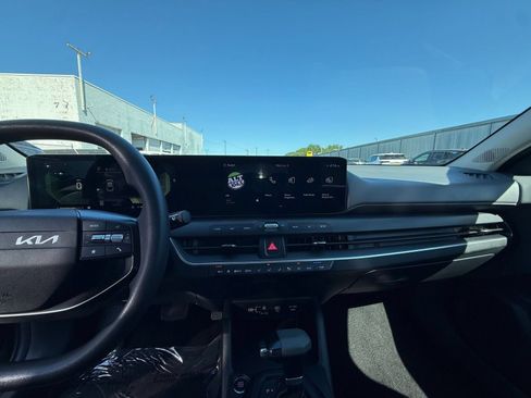 Used 2025 Kia K4 FWD image 17