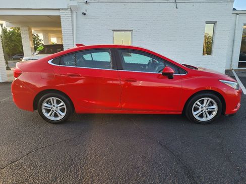 Used 2018 Chevrolet Cruze LT w/ LT Fleet Convenience Package FWD image 5