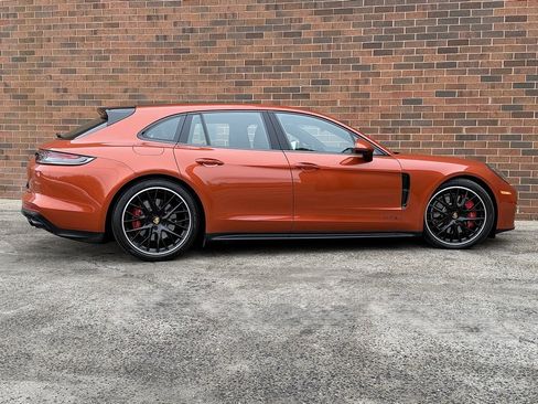 Used 2023 Porsche Panamera GTS image 7