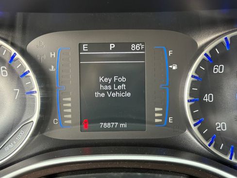Used 2017 Chrysler Pacifica LX w/ Tire & Wheel Group FWD image 29