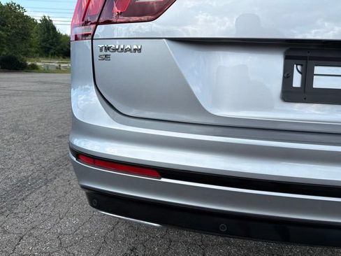 Used 2020 Volkswagen Tiguan SE R-Line w/ 3rd Row Seat Package AWD/4WD image 11