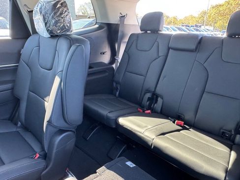 New 2025 Kia Telluride S image 10