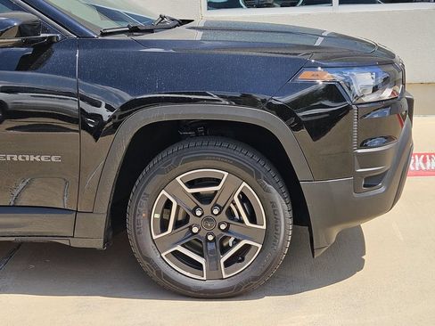 New 2026 Jeep Cherokee Limited AWD/4WD image 6