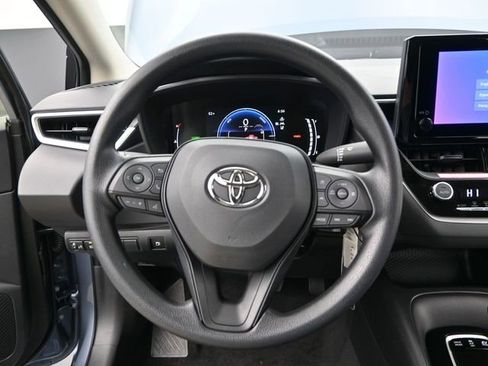 Used 2026 Toyota Corolla LE image 5